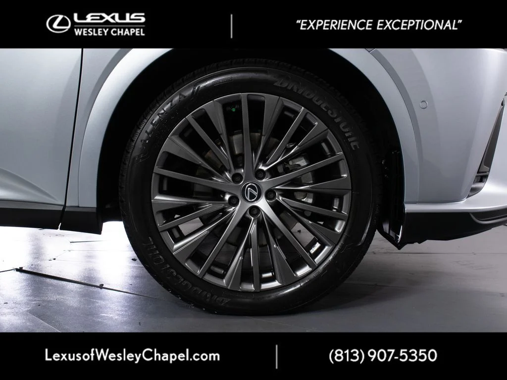Used 2024 Silver Lexus 350 Luxury image 3