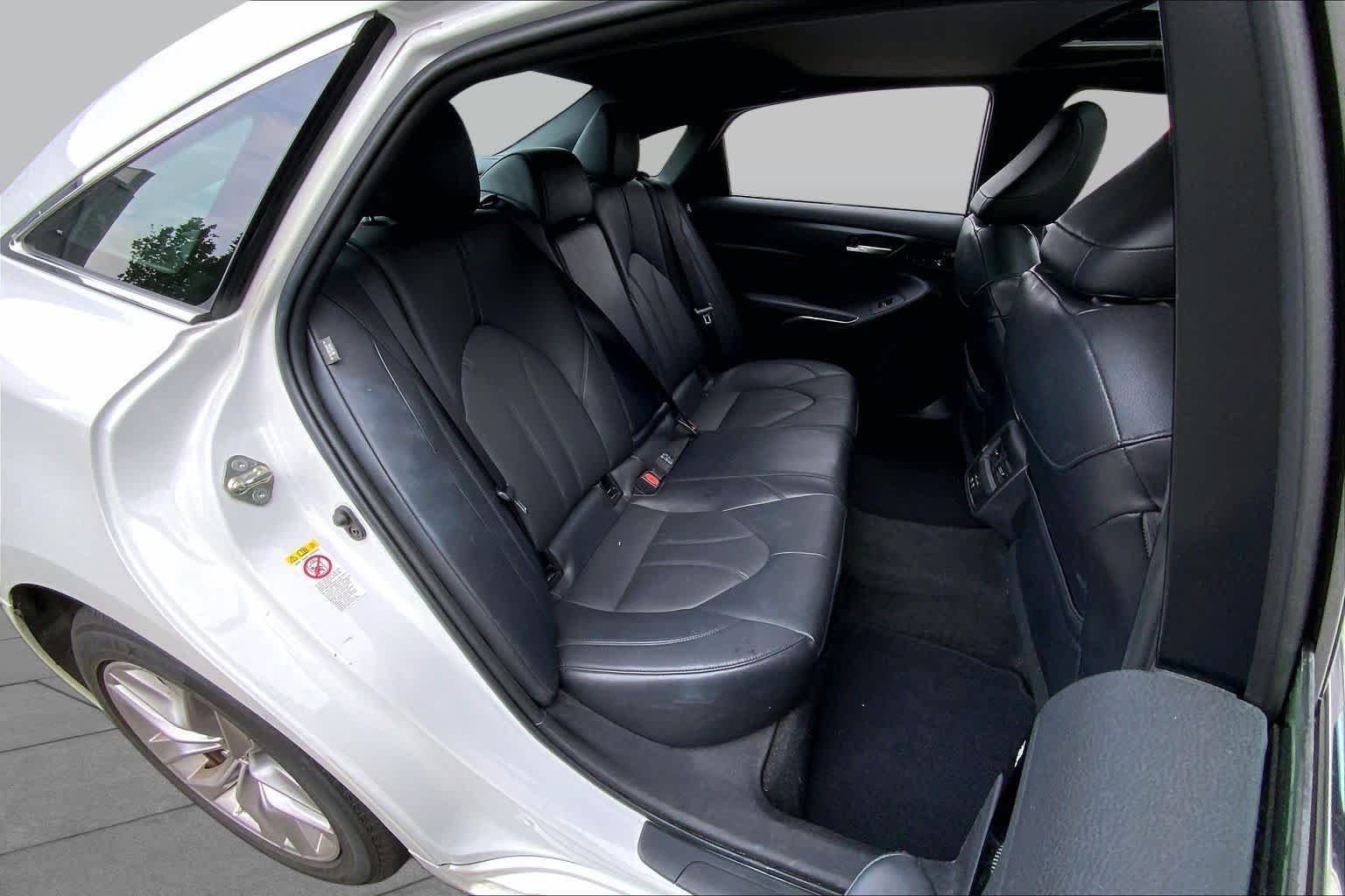 Used 2019 Wind Chill Pearl Toyota XLE image 20