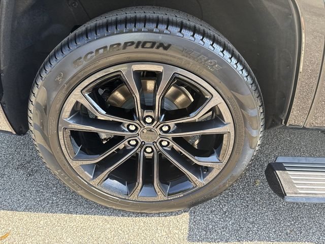 New 2026 Black Jeep Summit Reserve image 17