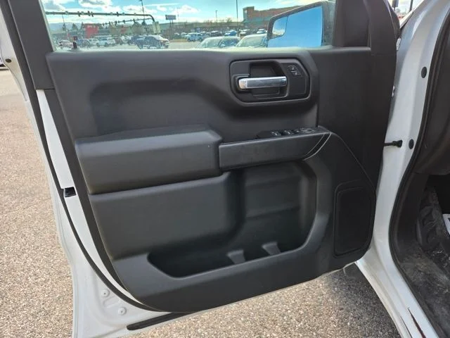 Used 2019 Summit White Chevrolet WT image 18