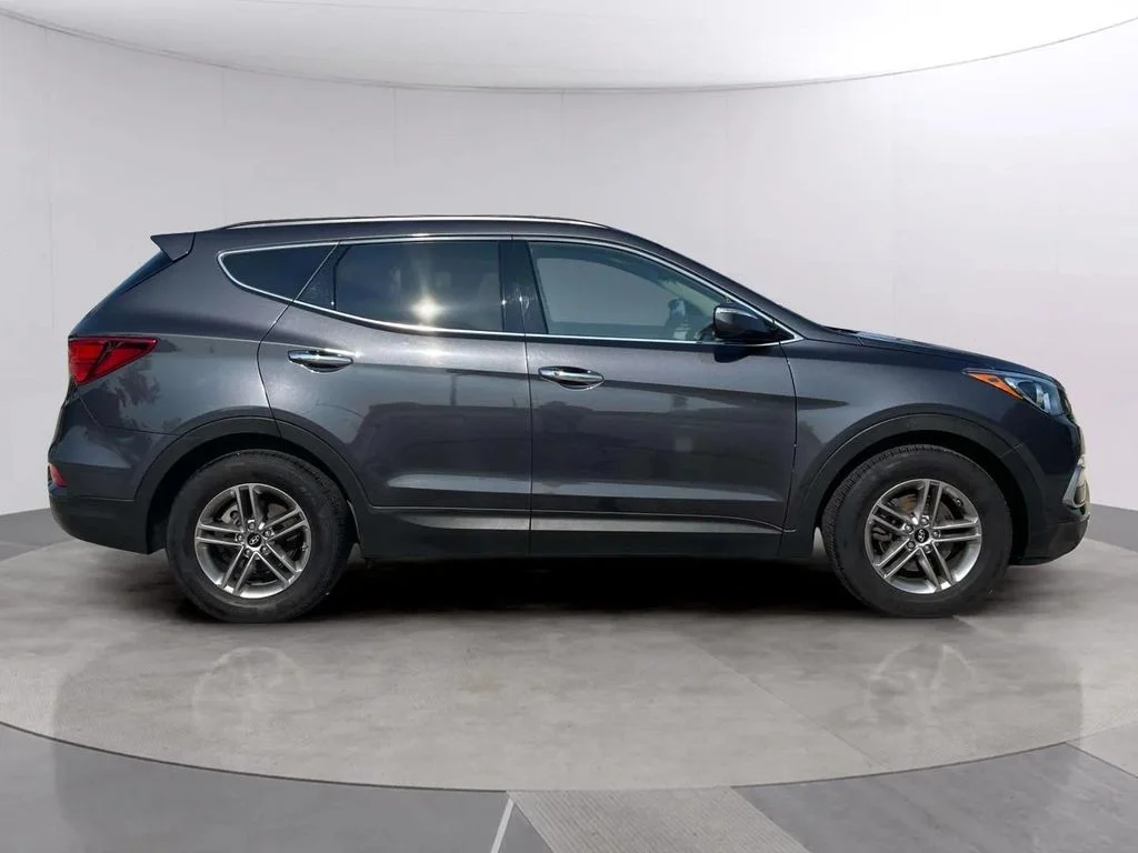 Used 2018 Platinum Graphite Hyundai 2.4 Base image 6