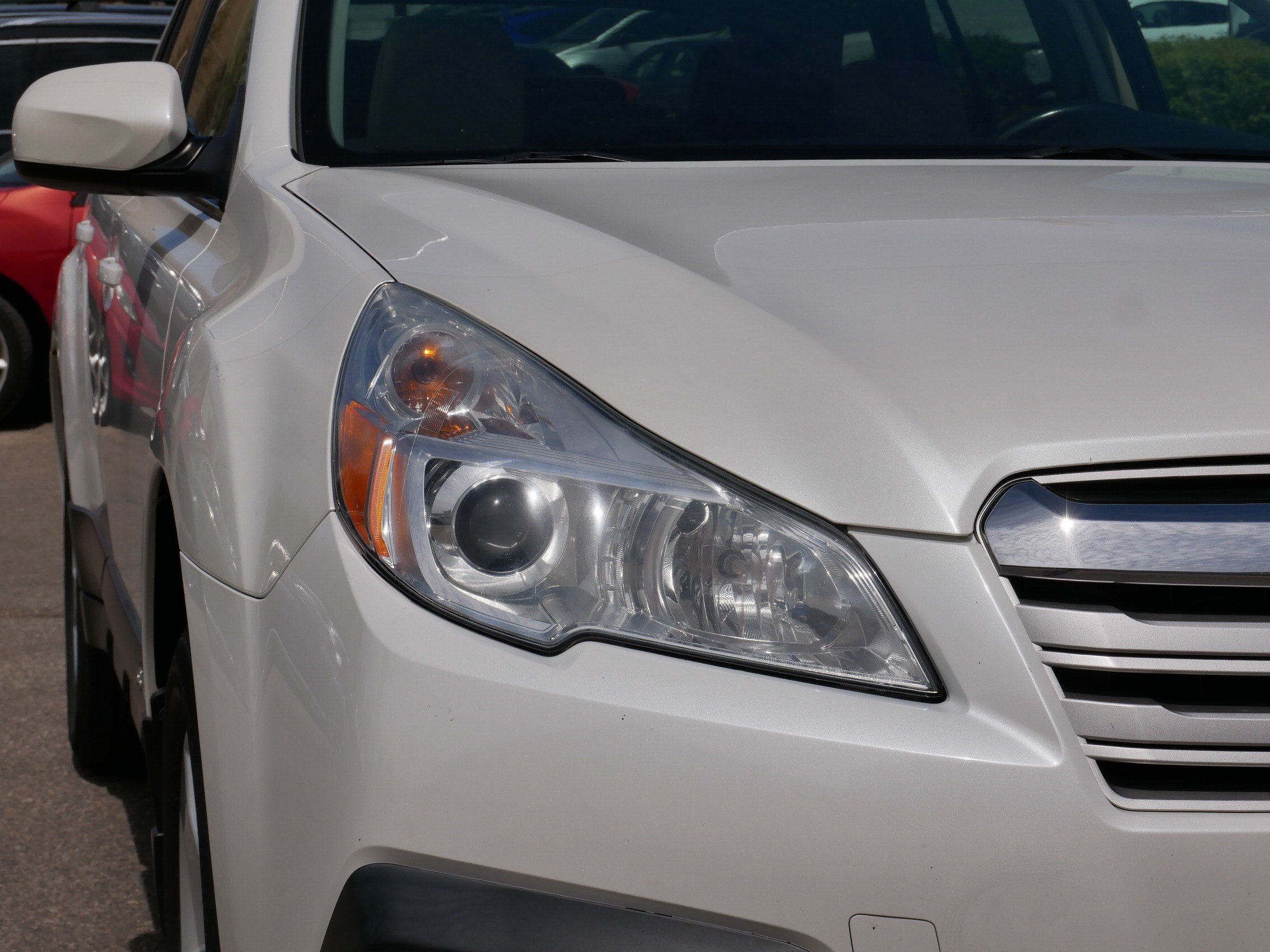 Used 2013 Satin White Pearl Subaru 2.5i Premium image 16