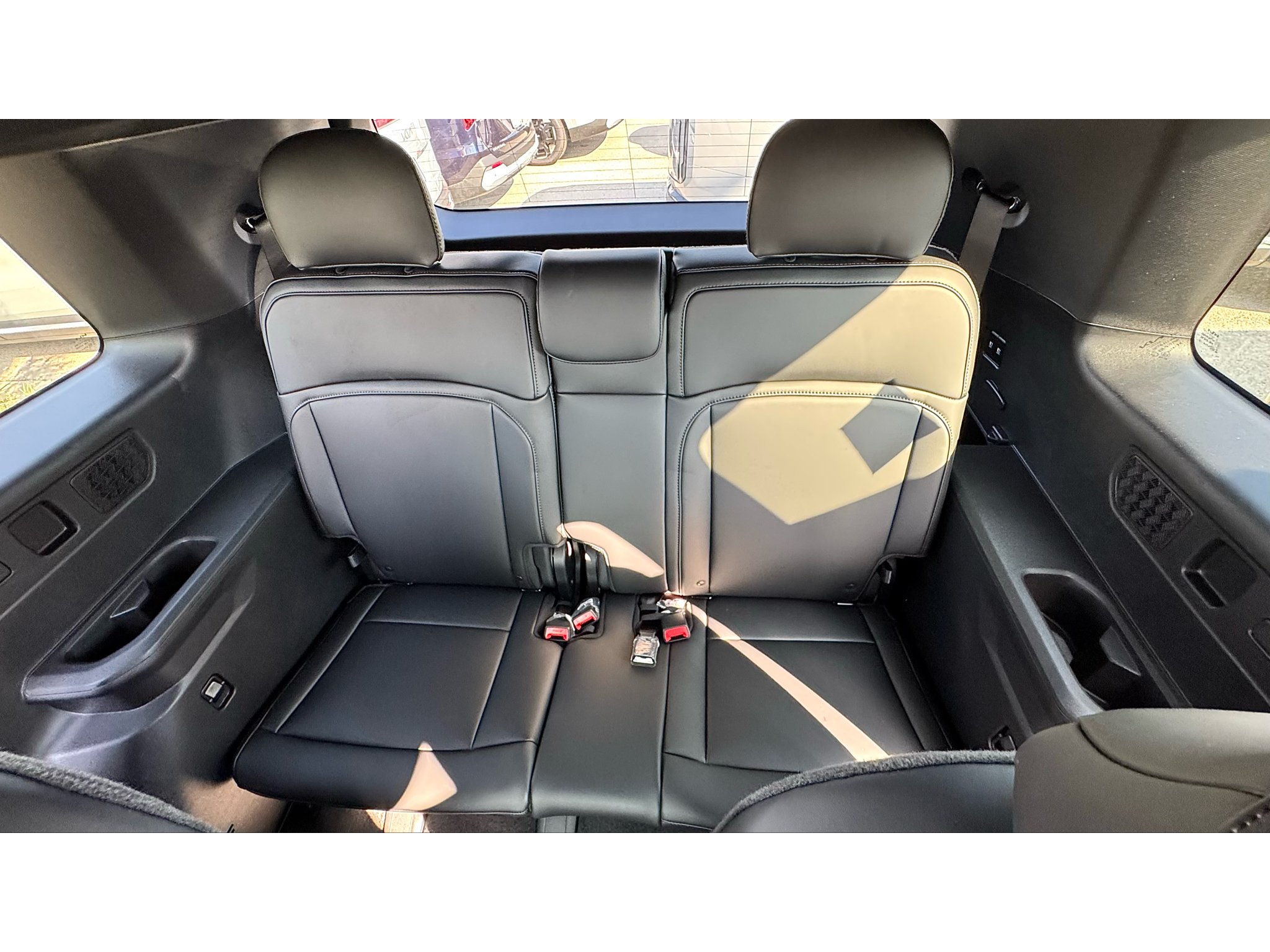 New 2027 Glacial White Pearl Kia EX image 28
