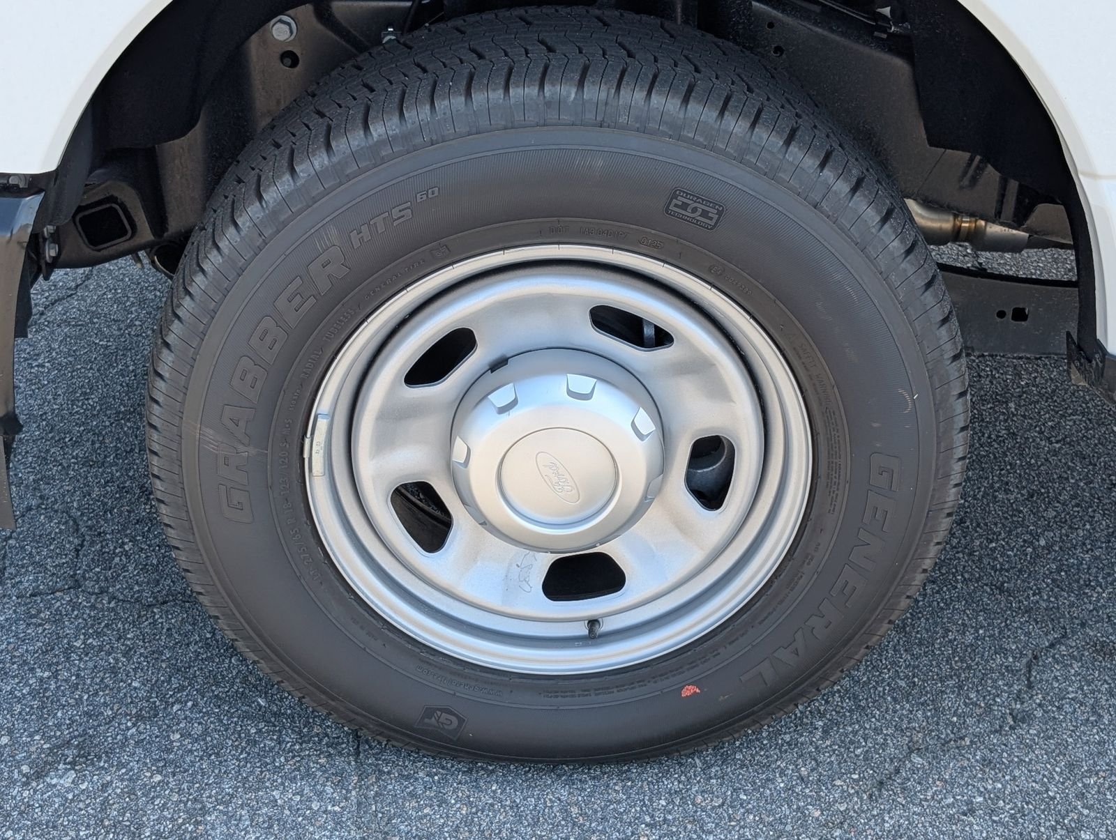 2025 Ford F-350 Super Duty Chassis Cab XL - Photo 13