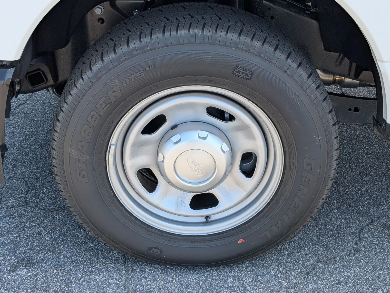 2025 Ford F-350 Super Duty Chassis Cab XL - Photo 13