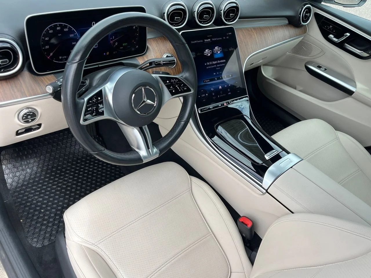 Used 2025  Mercedes-Benz C 300 image 16