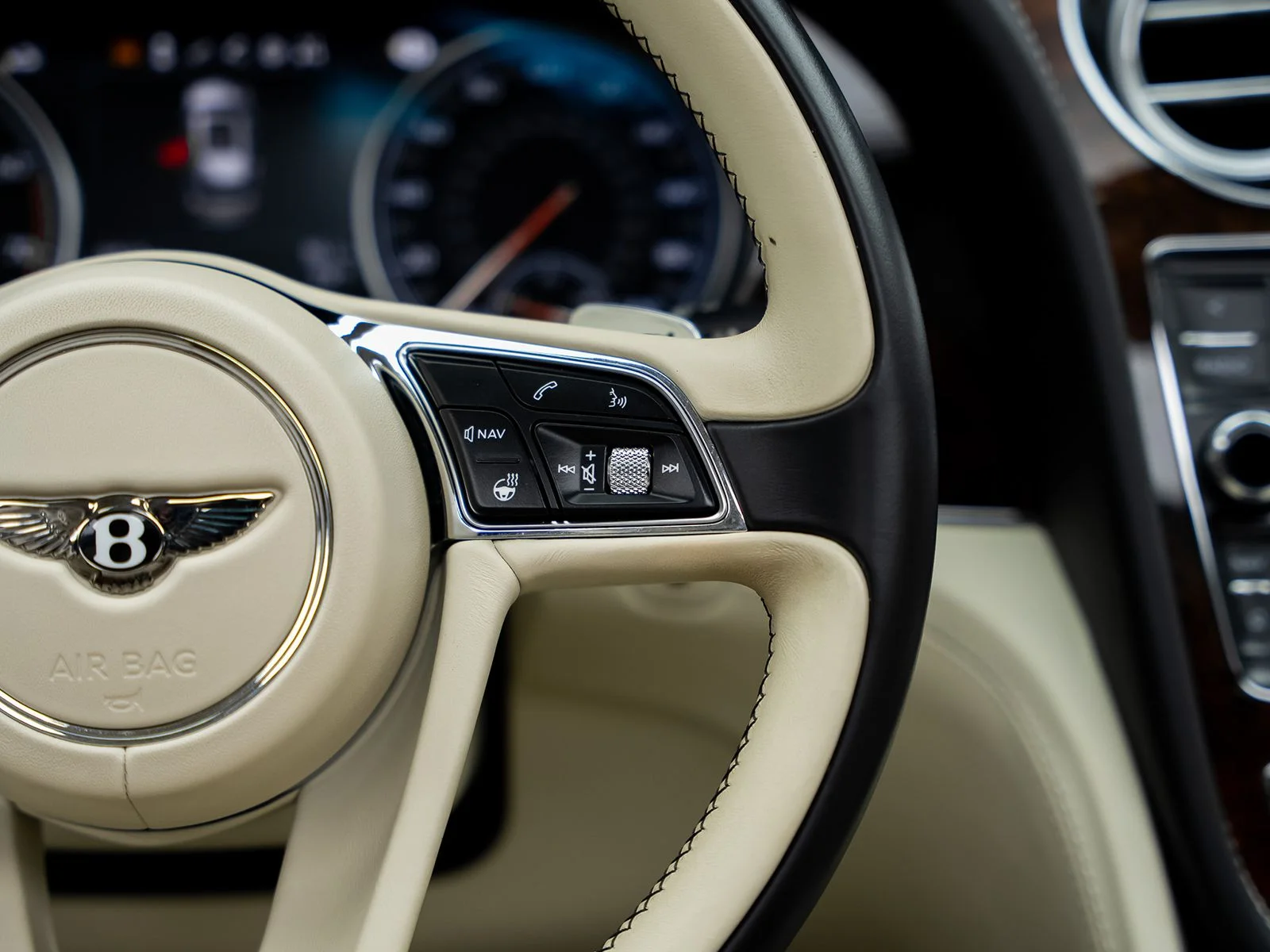 Used 2018 Gray Bentley W12 image 42