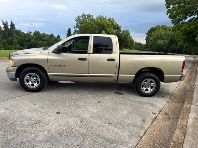 Used 2002 Gold Dodge SLT image 4