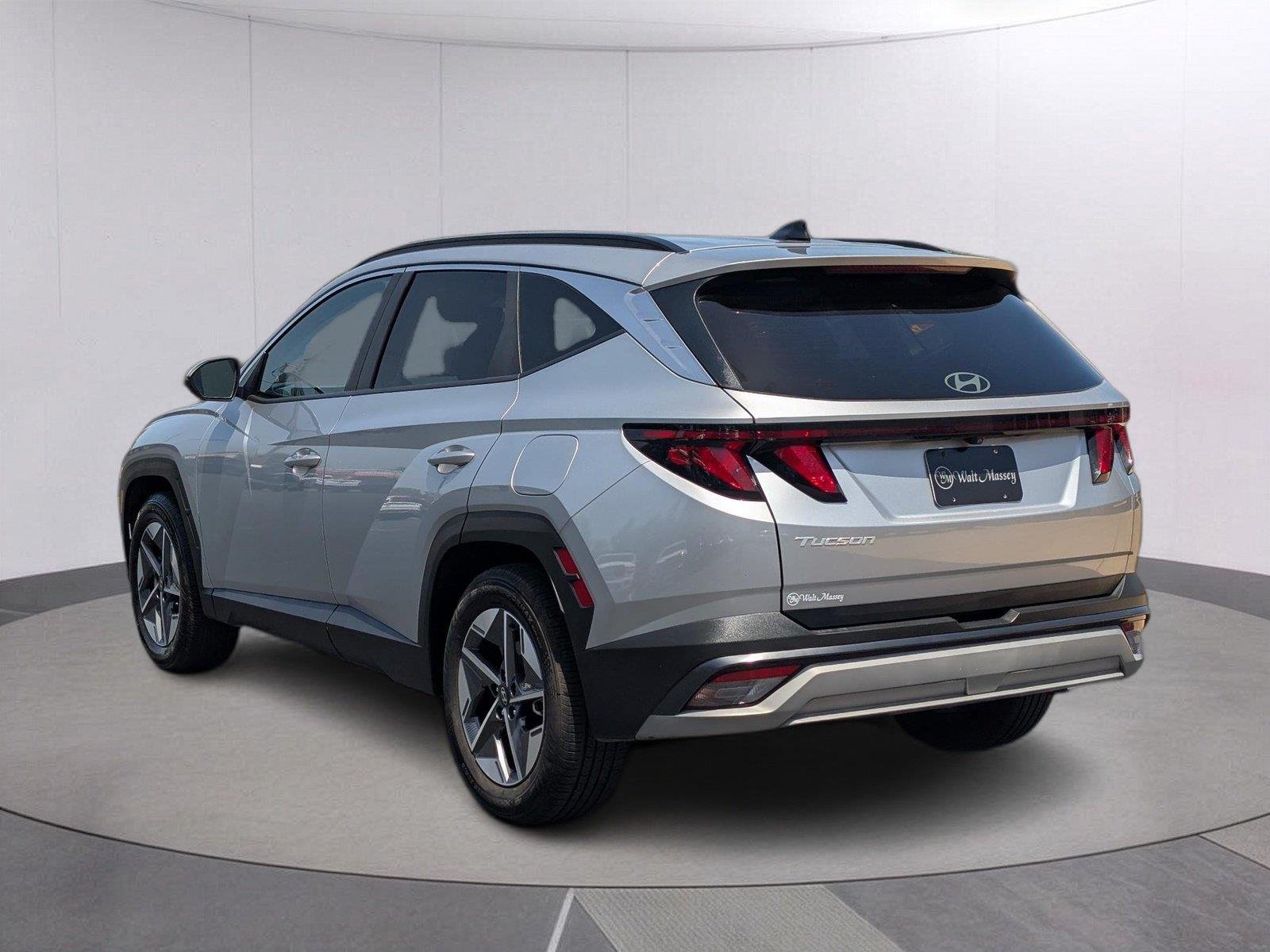 Used 2025 Shimmering Silver Hyundai SEL image 3