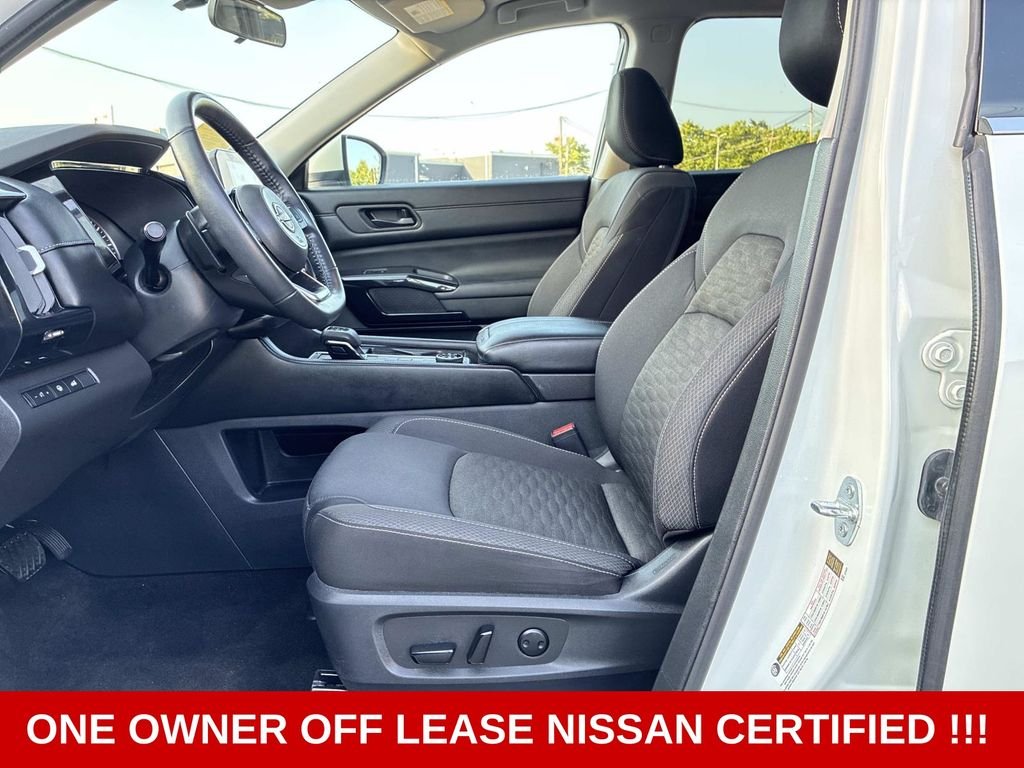 Used 2023 White Nissan SV image 23