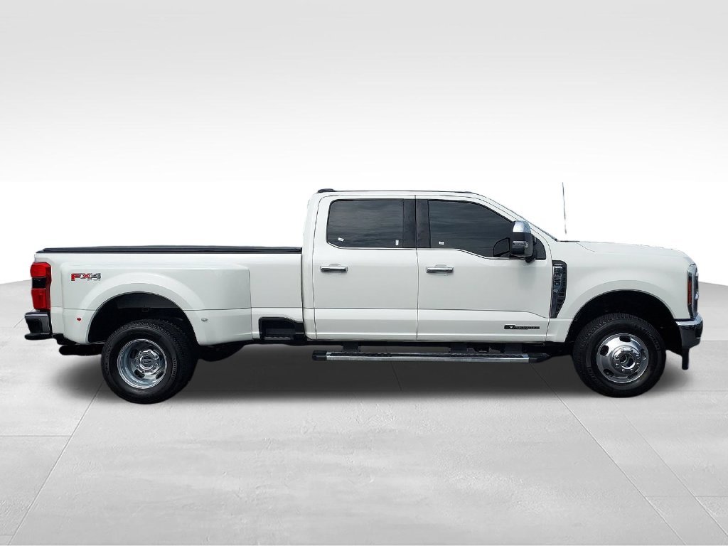 Used 2025 White Ford Lariat image 6