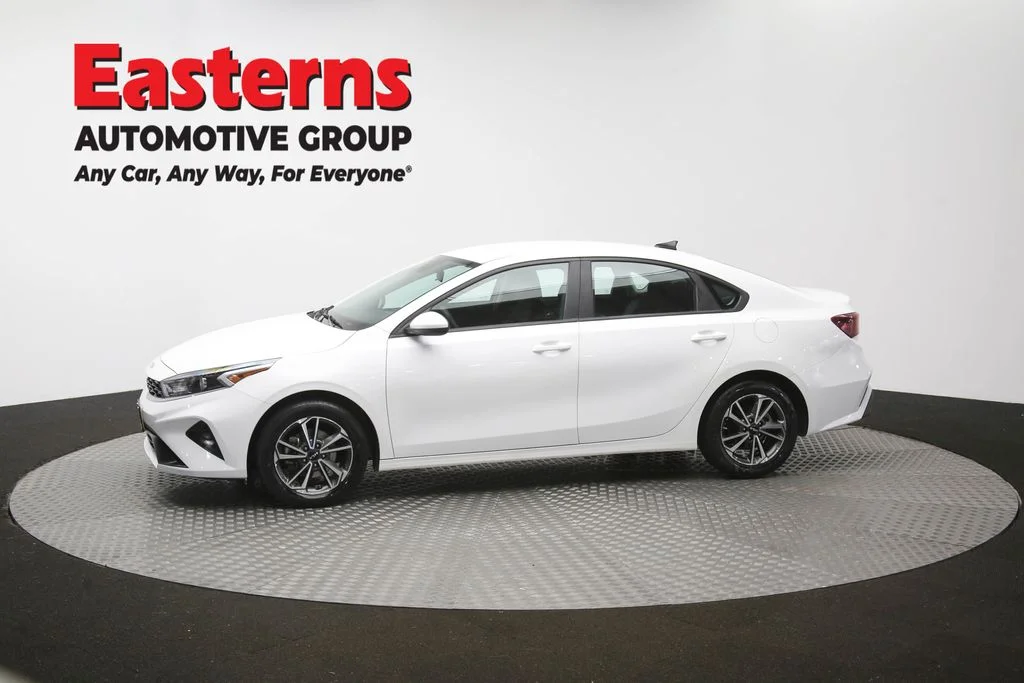 Used 2023 White Kia LXS image 57