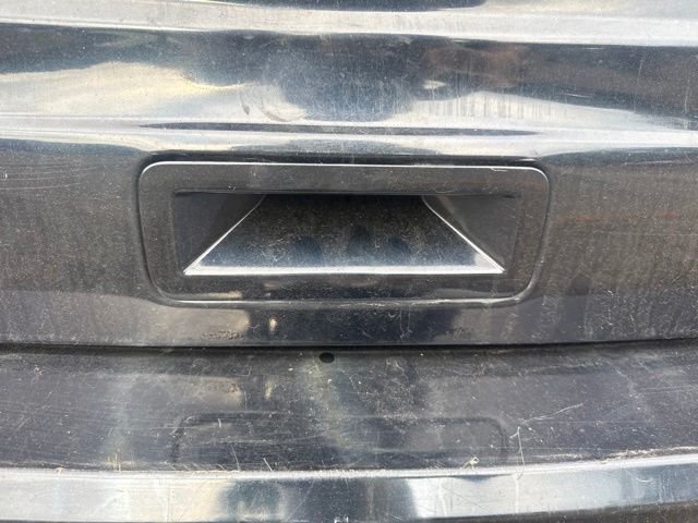 Used 2010  Ford Limited image 21