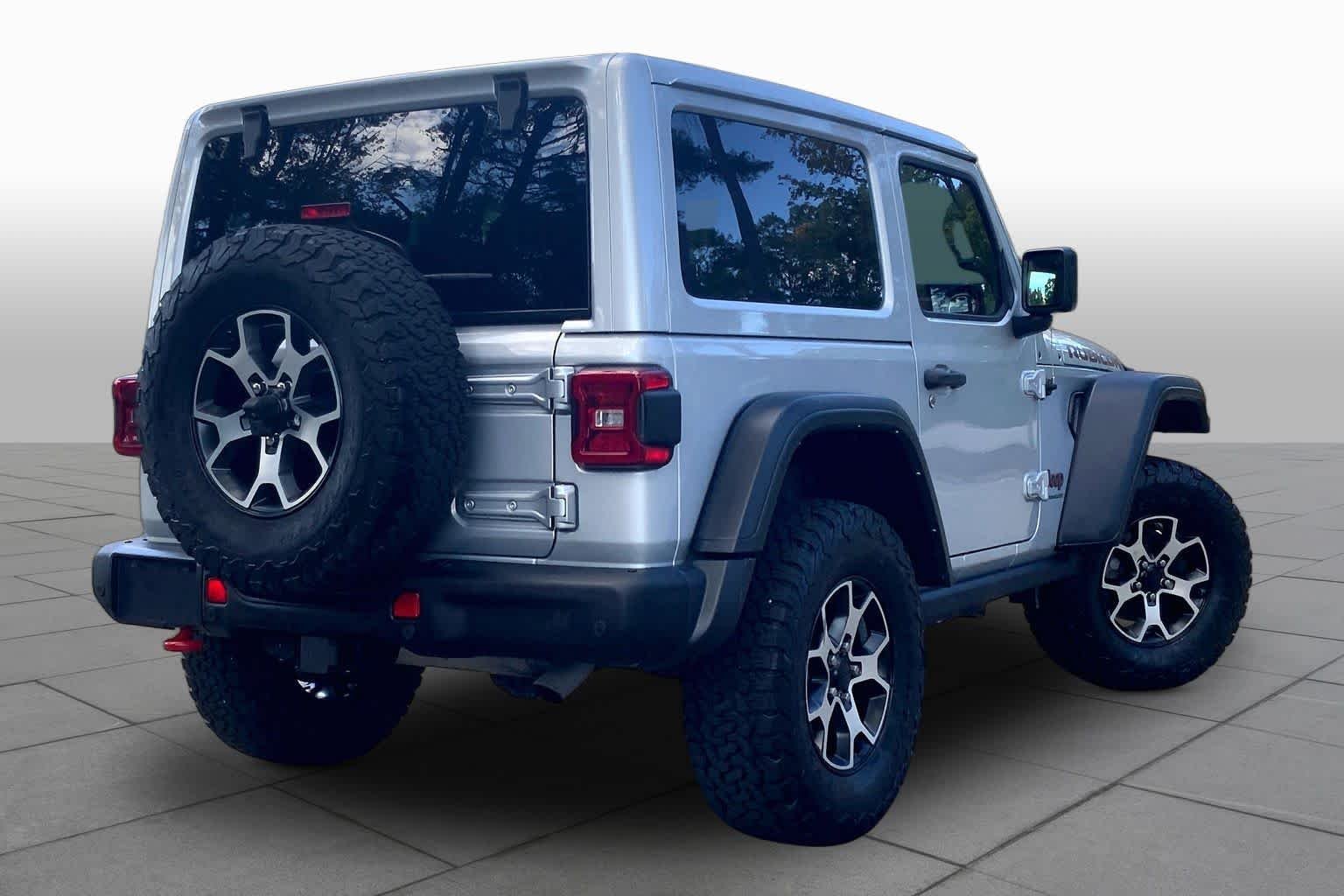 Used 2023 Silver Zynith Clearcoat Jeep Rubicon image 12