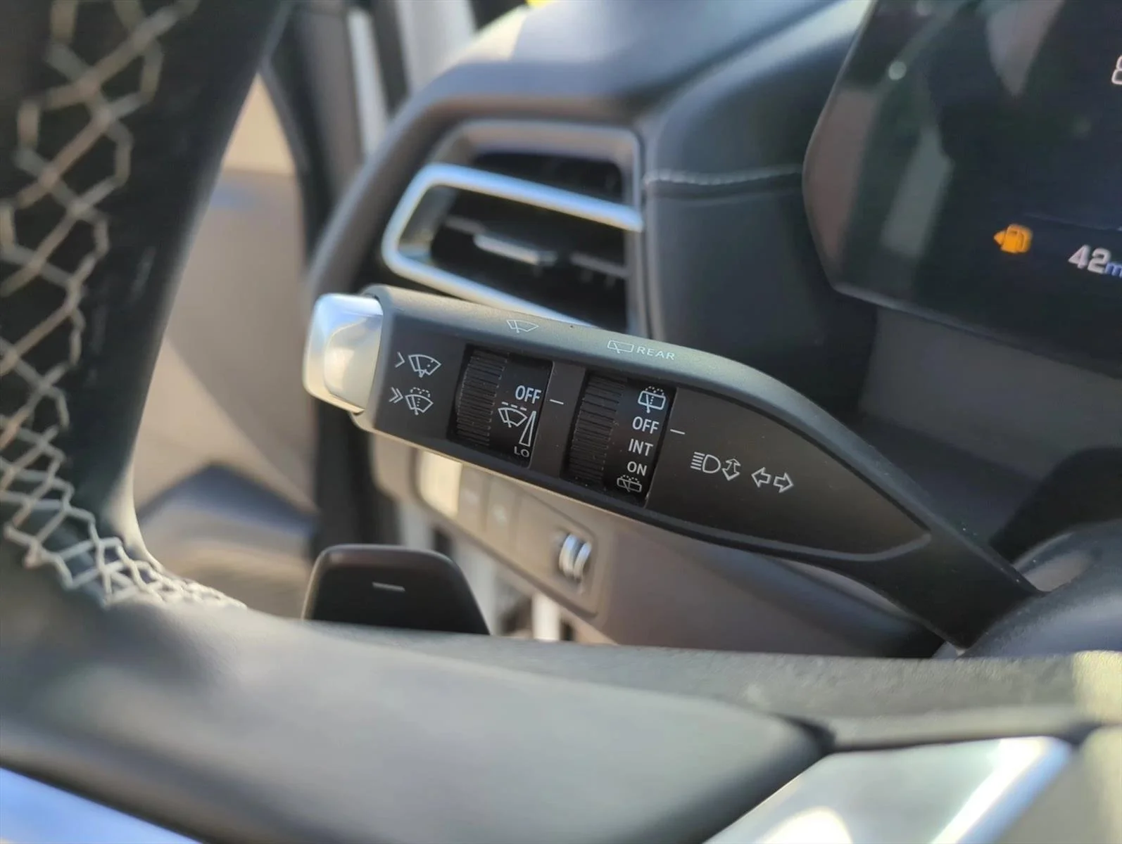 Used 2024 Summit White Chevrolet FWD LT image 17