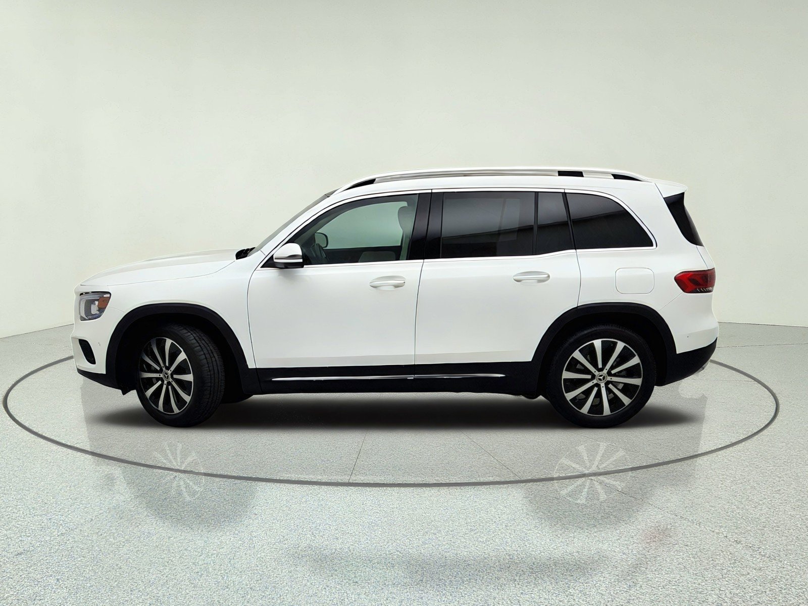 Used 2023 Polar White Mercedes-Benz GLB 250 image 14