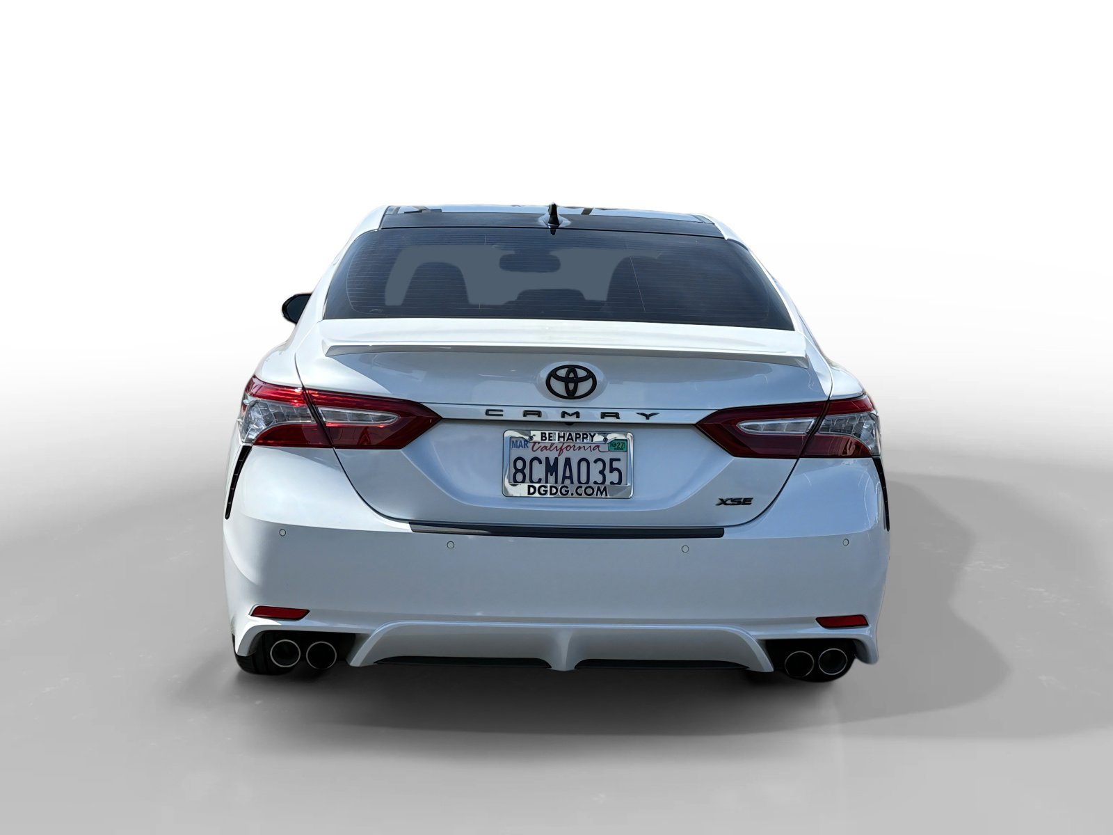 Used 2018 Pearl Toyota XSE V6 image 4
