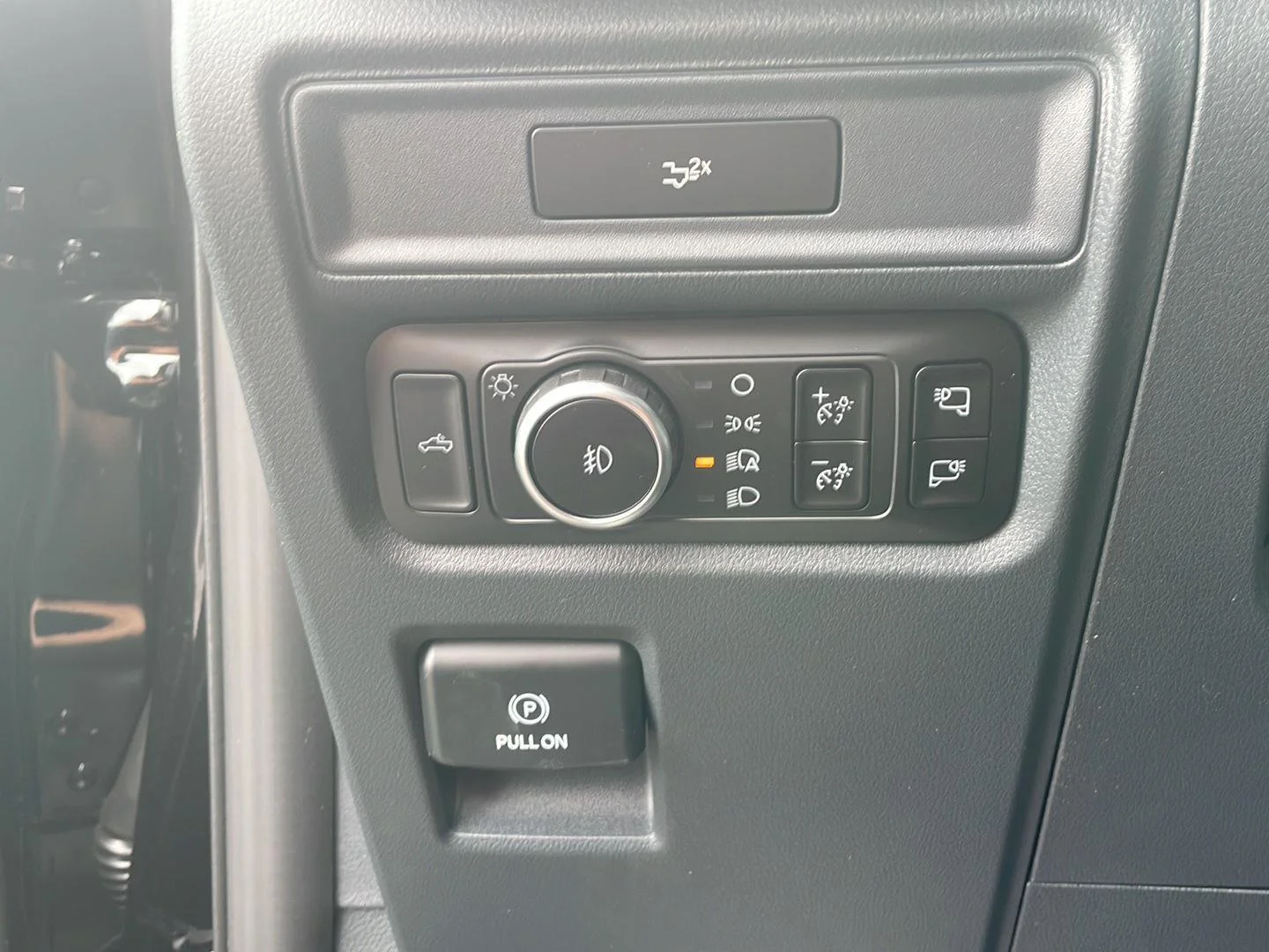 New 2026 Agate Black Metallic Ford XLT image 15