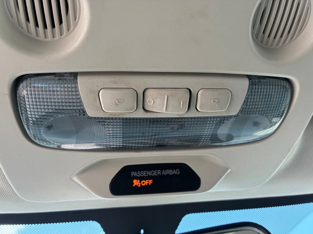 Used 2020  Ford S image 25