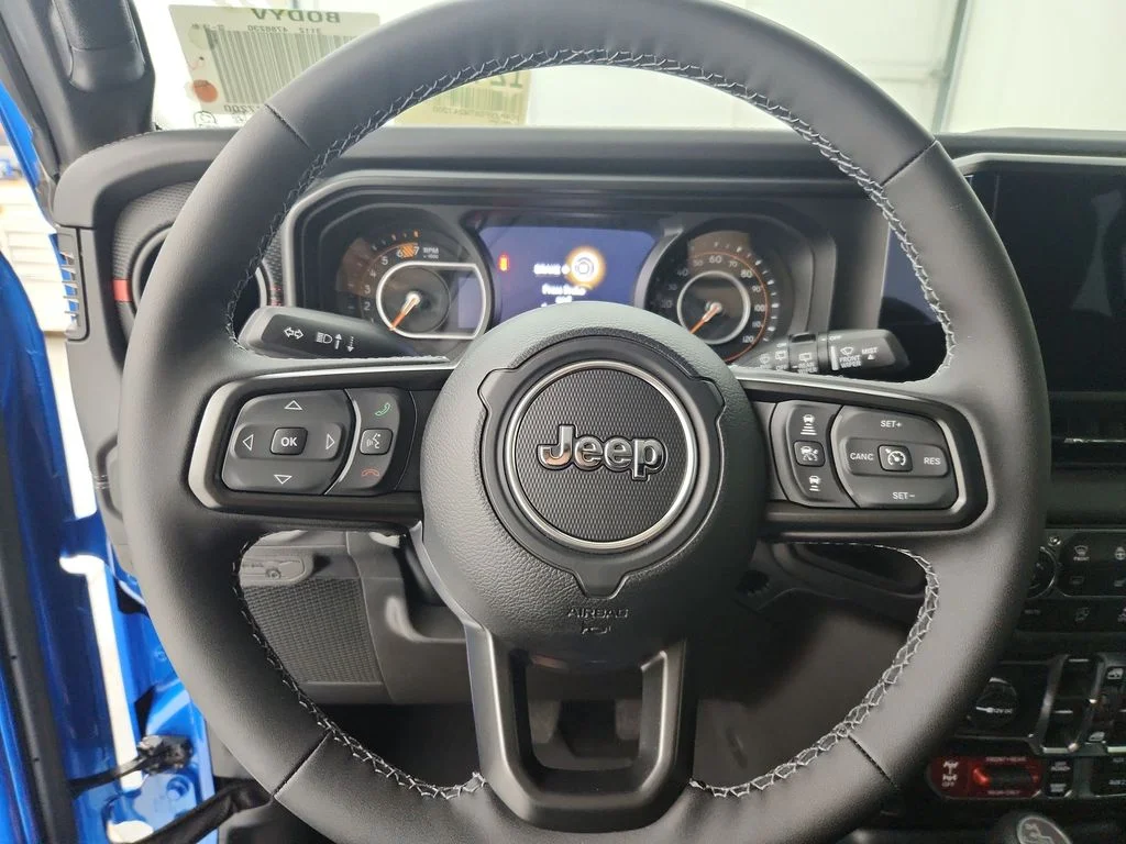 New 2026 Hydro Blue Pearl-Coat Exterior Paint Jeep Rubicon image 21