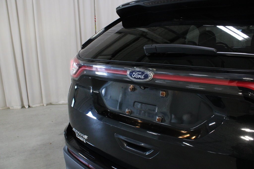 Used 2015 Black Ford SEL image 32