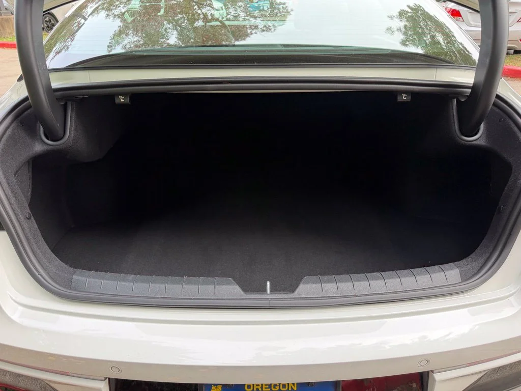 Used 2026 Snow White Pearl Kia GT-Line image 4