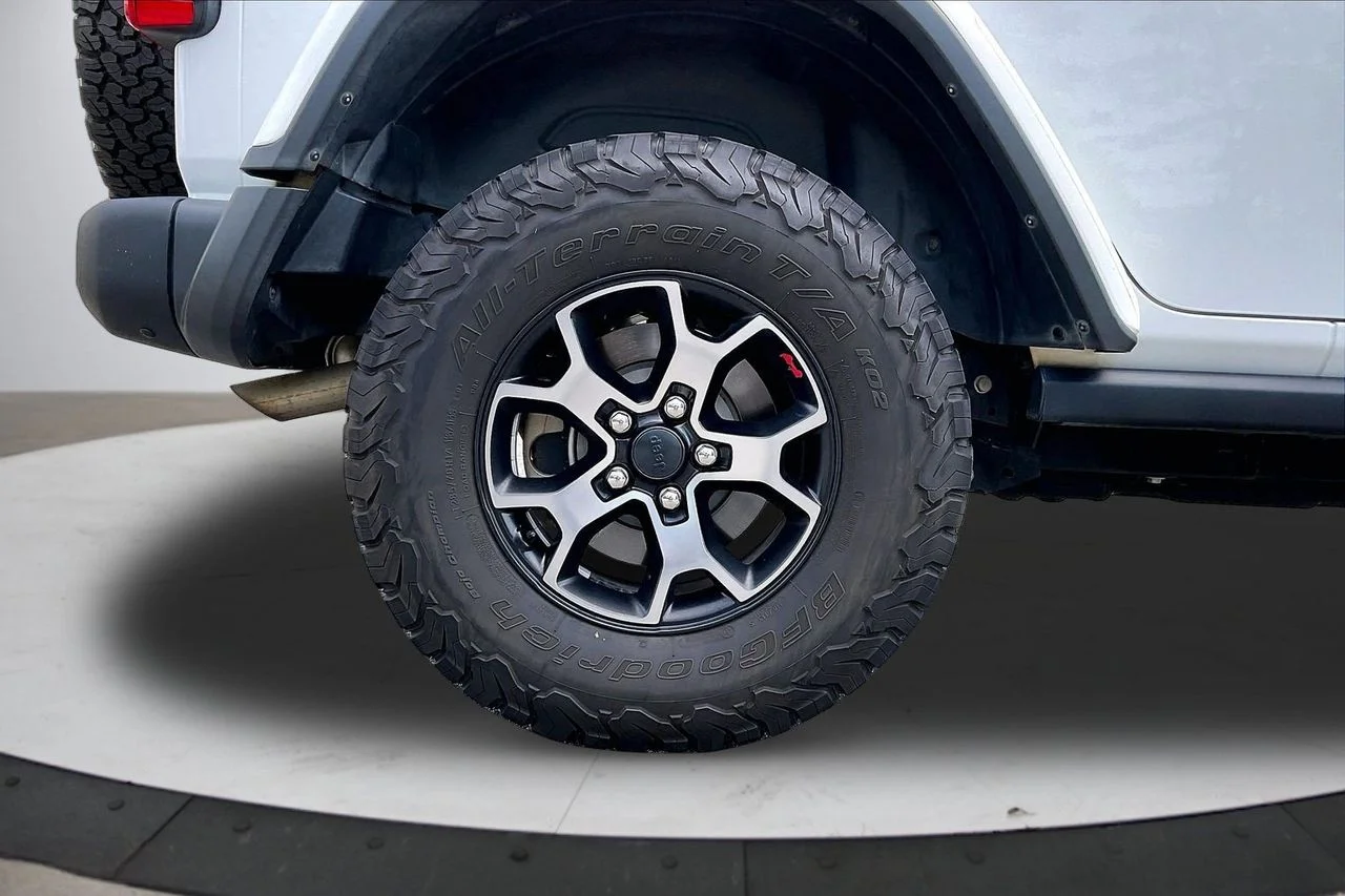 Certified Used 2018 White Jeep Rubicon image 36