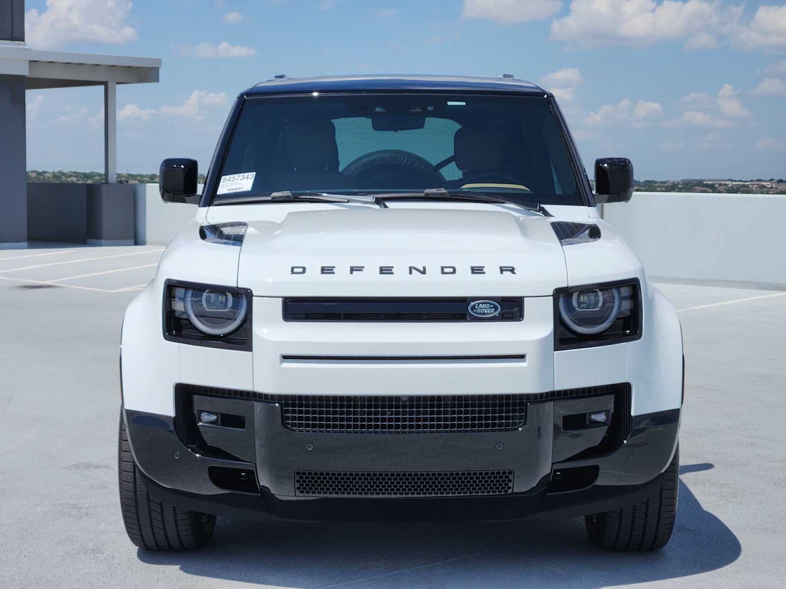 New 2026 Fuji White LAND ROVER X-Dynamic SE image 2