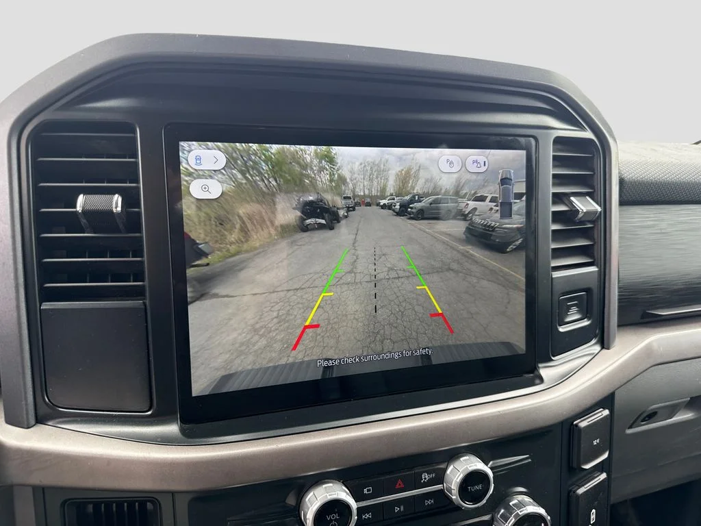 Used 2025 Silver Ford XLT image 19