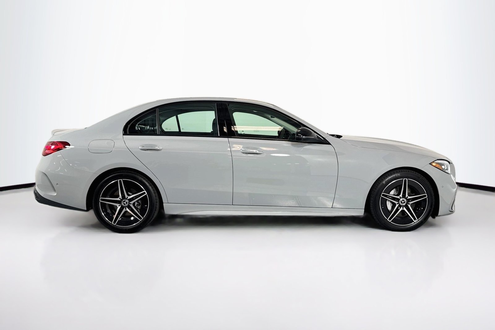 New 2026 Manufaktur Alpine Grey Mercedes-Benz C 300 image 4