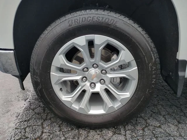 Used 2025 White Chevrolet LTZ image 10