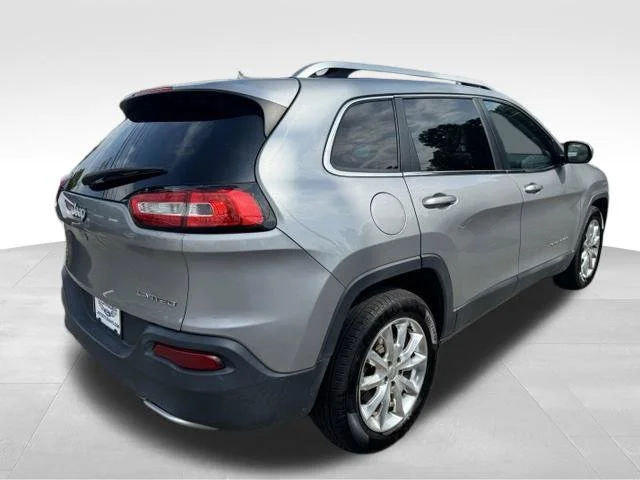 Used 2016 Silver Jeep Limited image 8
