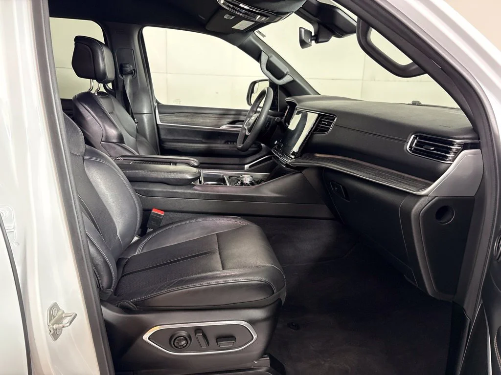 Used 2024 White Jeep Series II image 17