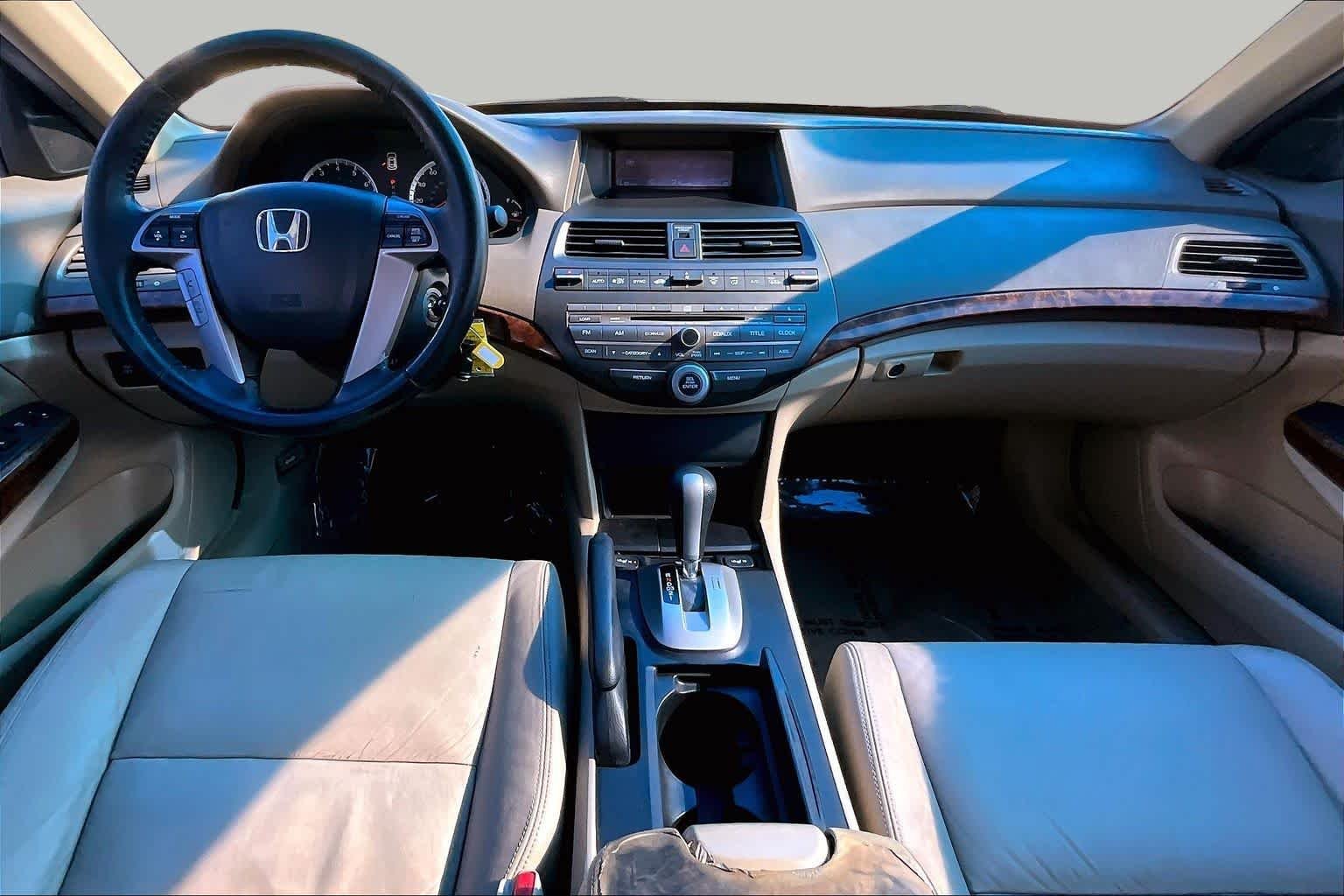 Used 2010 Taffeta White Honda EX-L image 15
