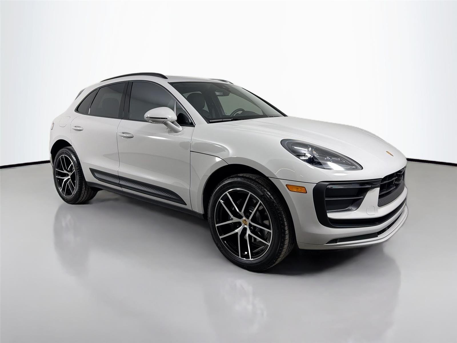 Used 2026 Chalk Porsche T image 9