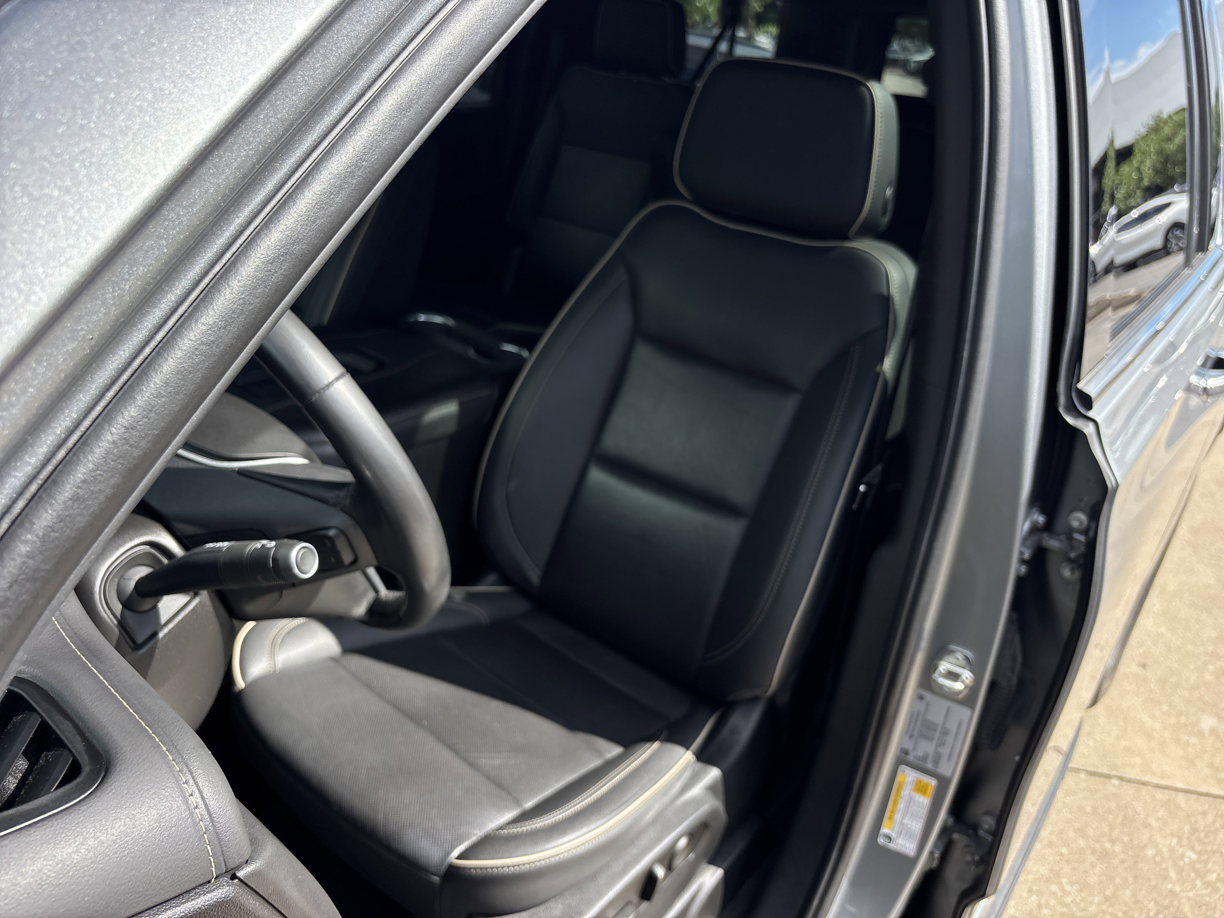 Used 2023 Sterling Metallic GMC SLT 4WD image 25