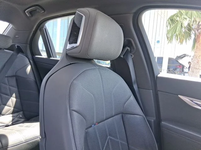 Used 2023 Black BMW 740i image 19