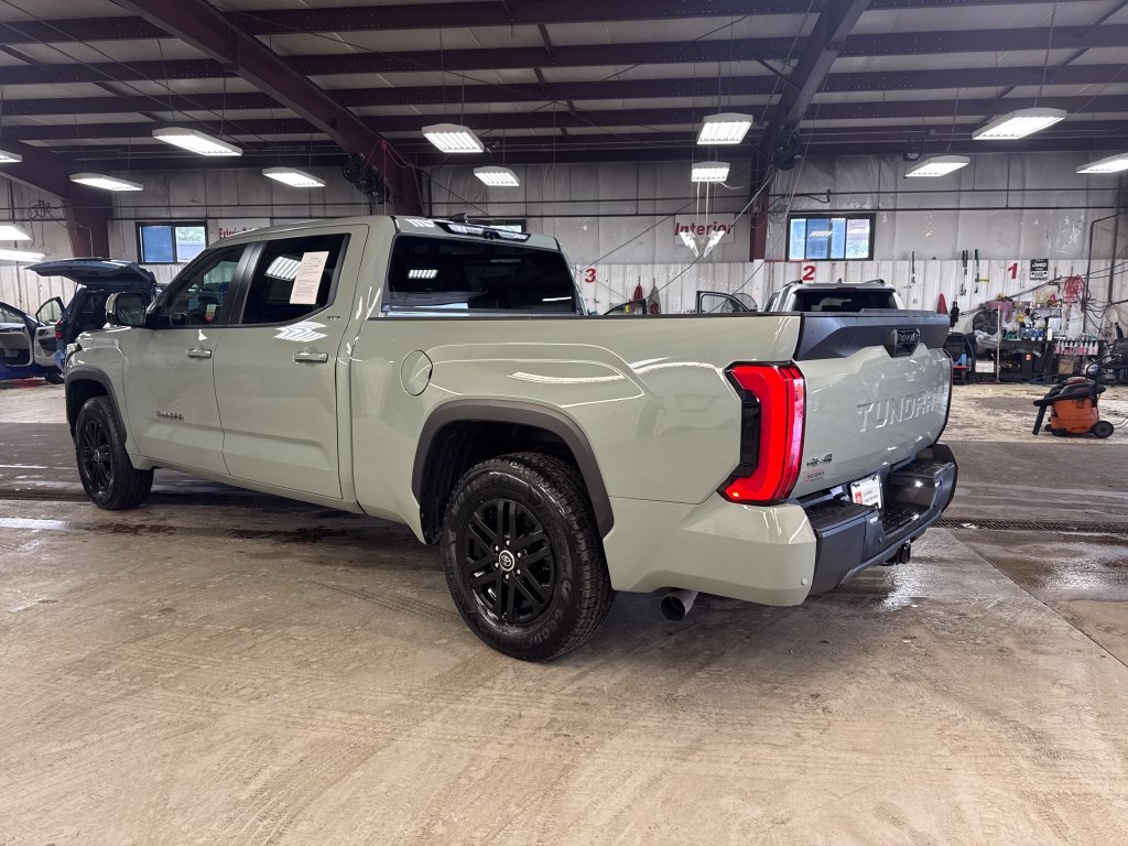 Used 2024  Toyota SR5 image 3