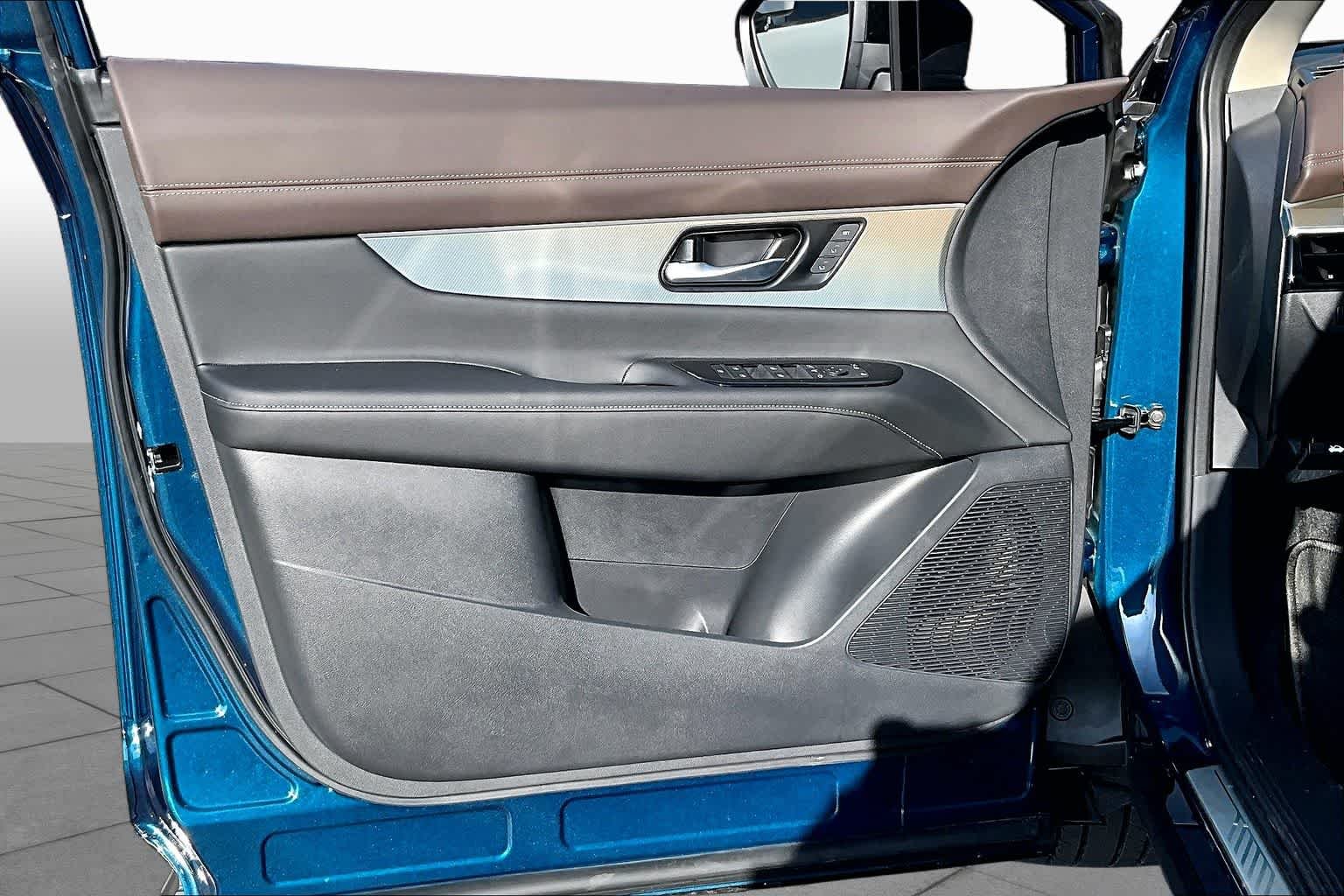New 2026 Aurora Blue Pearl Metallic / Super Black Two-tone Nissan Platinum image 10