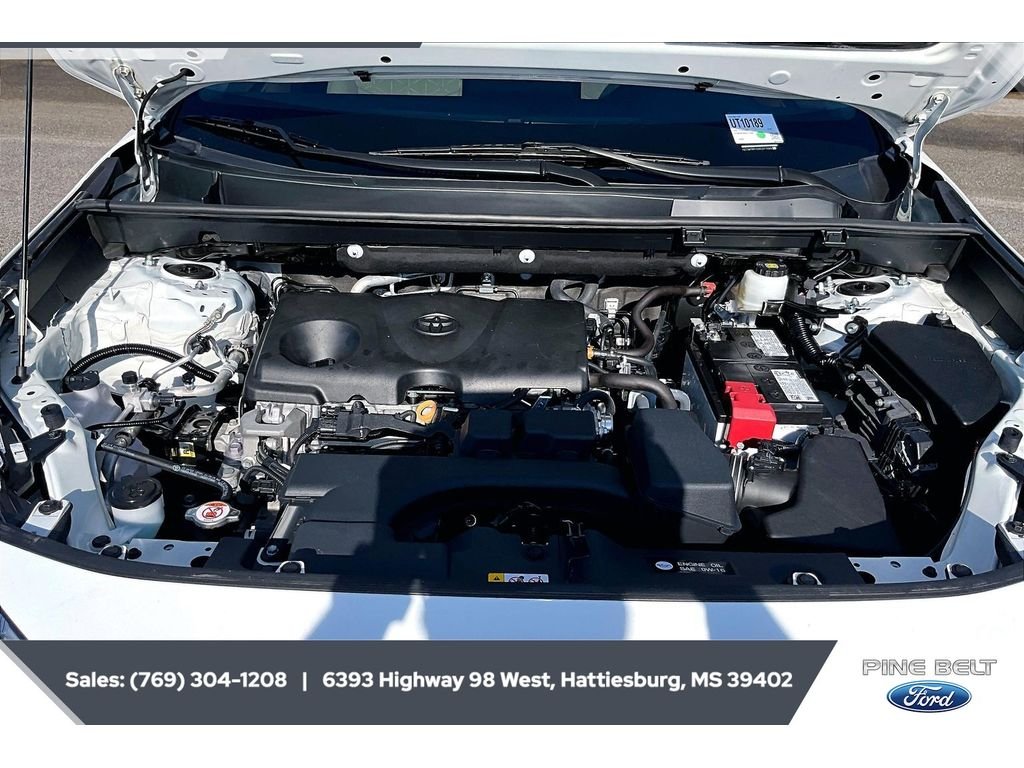 Used 2024 Ice Cap Toyota XLE image 9