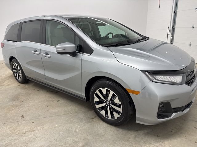 New 2026 Silver Honda EX-L image 3
