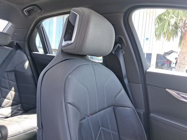 Used 2023 Black BMW 740i image 19