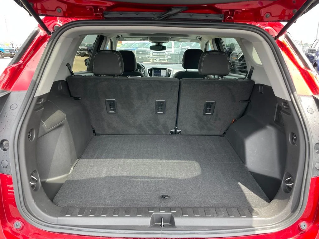Used 2022 Cayenne Red Tintcoat GMC SLE image 32