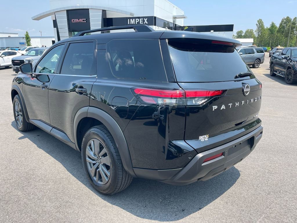 View vehicle photo 3