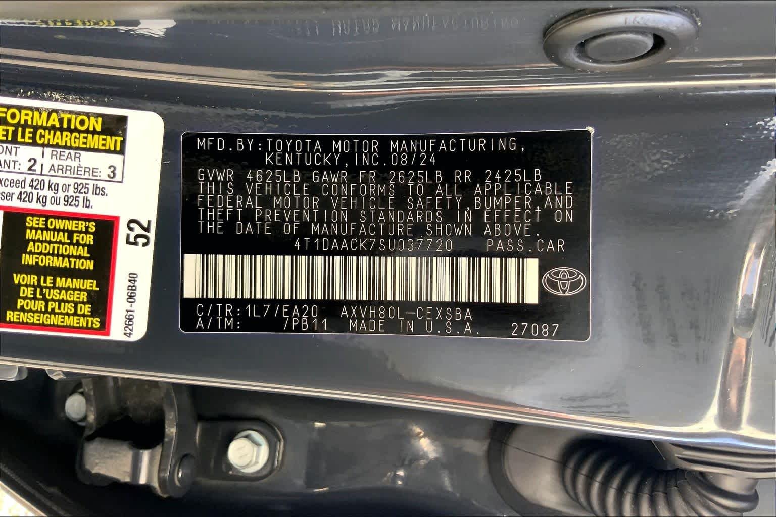 Used 2025 Underground Toyota SE image 36