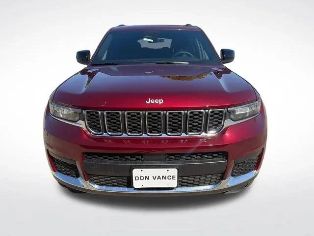 New 2026 Velvet Red Pearl-Coat Exterior Paint Jeep Laredo X image 8