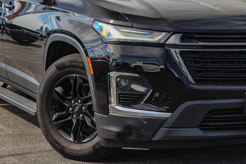 Used 2023 MOSAIC BLACK METALLIC Chevrolet LT Cloth image 3