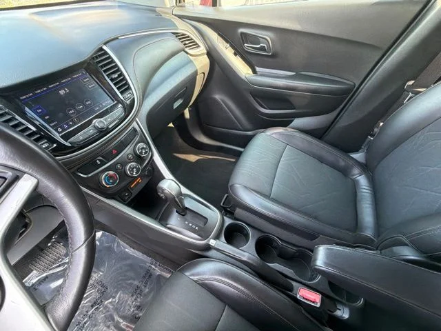 Used 2022 Red Chevrolet LT image 25