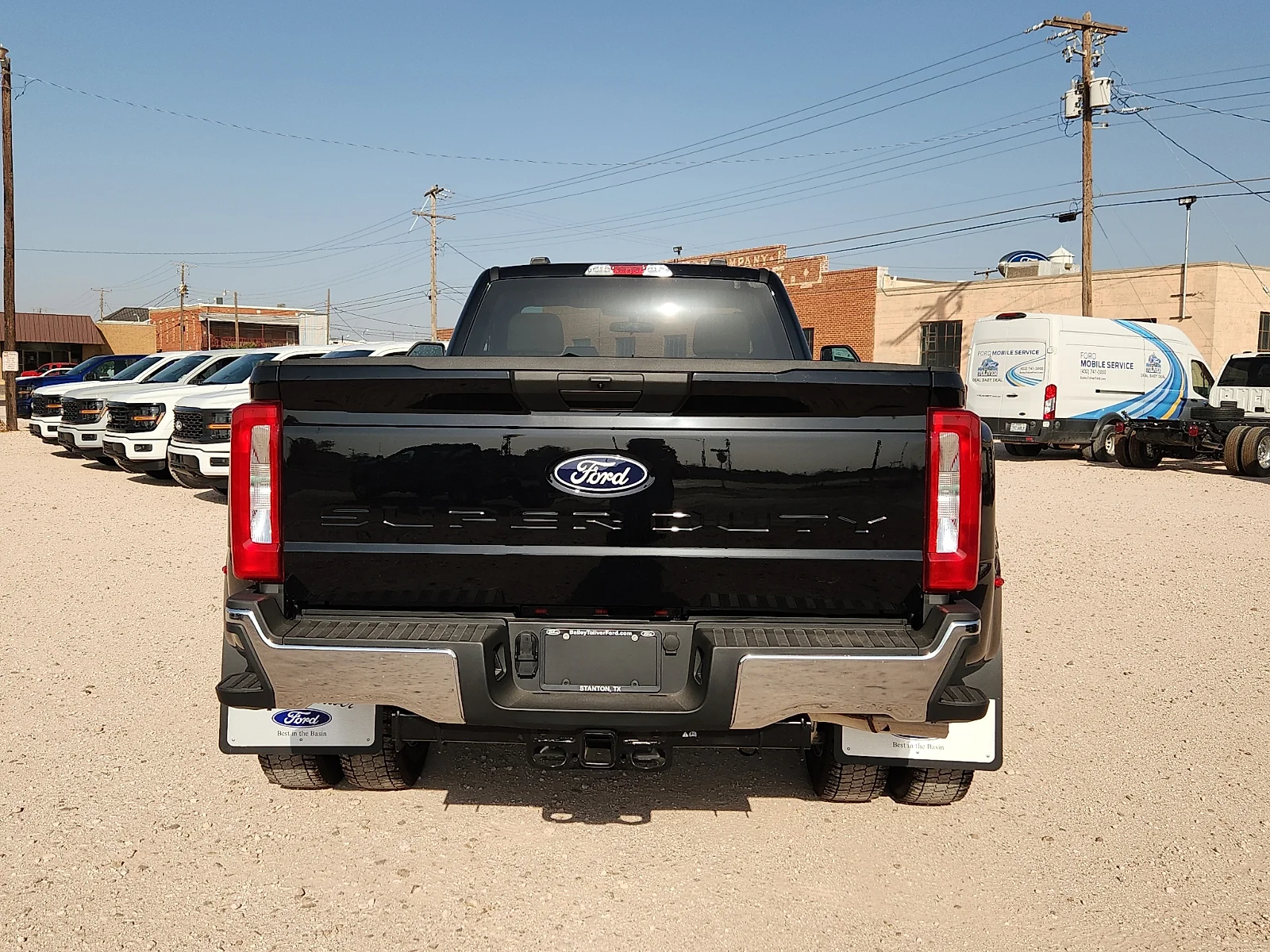 New 2027 Agate Black Metallic Ford XLT image 6