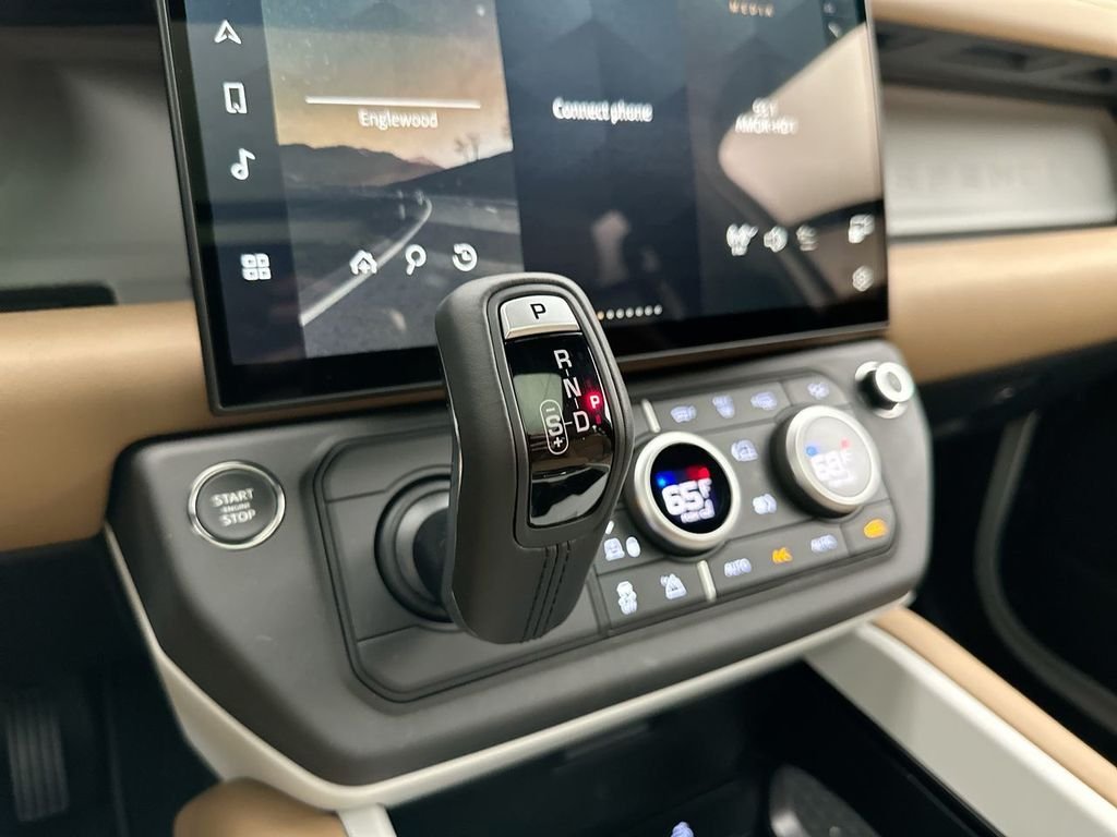 New 2026 Fuji White Land Rover X-Dynamic SE image 20